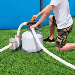 Filtre à Sable Complet Bestway Flowclear 11,355 M³/h 9 Filtre à Sable Complet Bestway Flowclear 11,355 M³/h -Eau Minerale Magasin 58486 filtre sable flowclear ambiance min