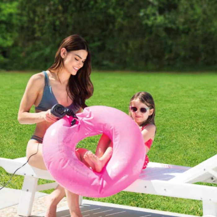 Gonfleur électrique 12/220 V Intex 4 Gonfleur électrique 12/220 V Intex – Image 4